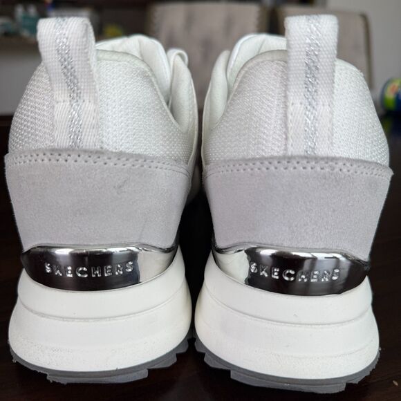 Size 10 - Skechers Women's Runway Posh Gal Super Lightweight Retro Sneaker - Picture 5 of 12